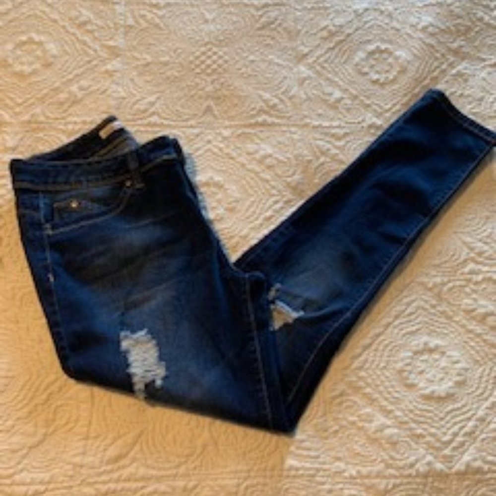 Jeans Mid Rise Ripped Knee